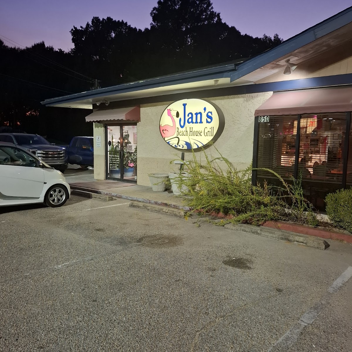 Jan's Beach House Grill